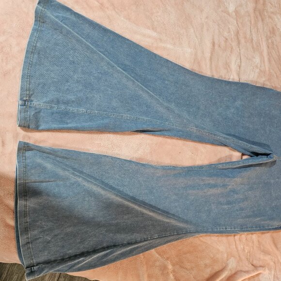 Halara Super Flare strech denim - Picture 2 of 2